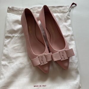 Ferragamo Viva blush Pink Leather flats